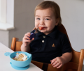 Nanas-Manners-miska-z-przyssawka-Blue.png